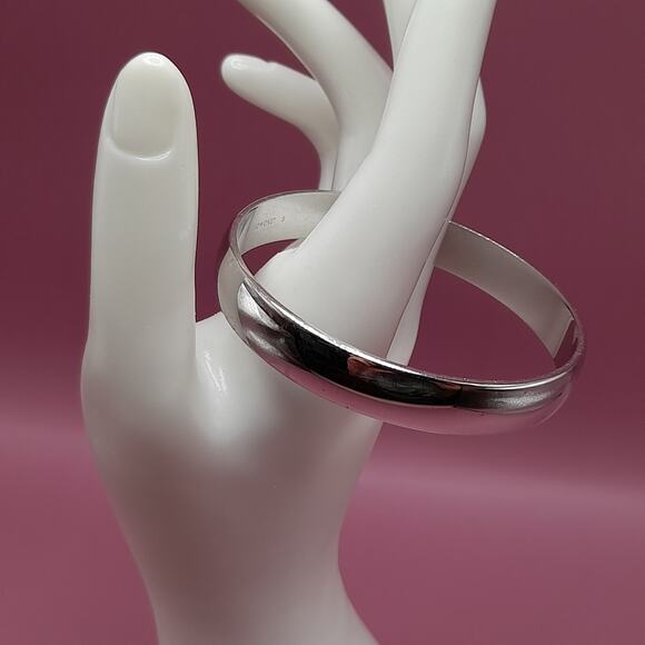 Vintage Monet Silver Tone Bangle Bracelet, Size Small, Signed 1980s Jewelry - Picture 3 of 9